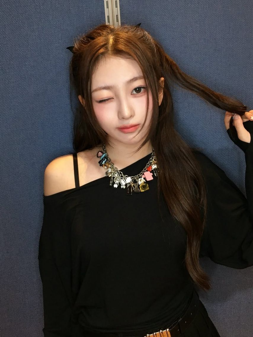 앳하트 봄, 서현, 아린