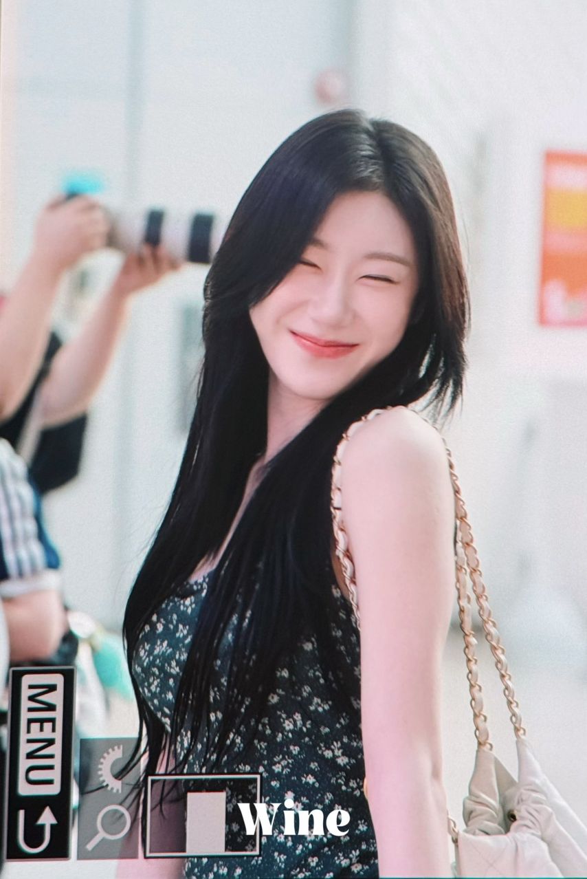 오늘자 있지(ITZY) 채령 출국.jpg