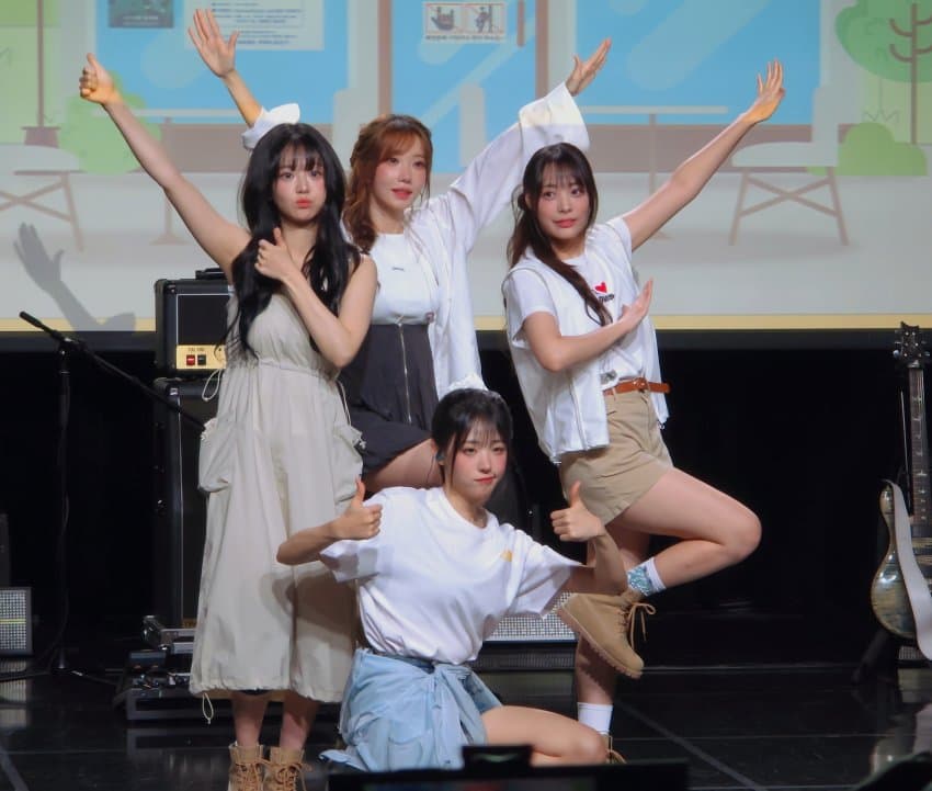 QWER 축구회 ㅋㅋㅋ