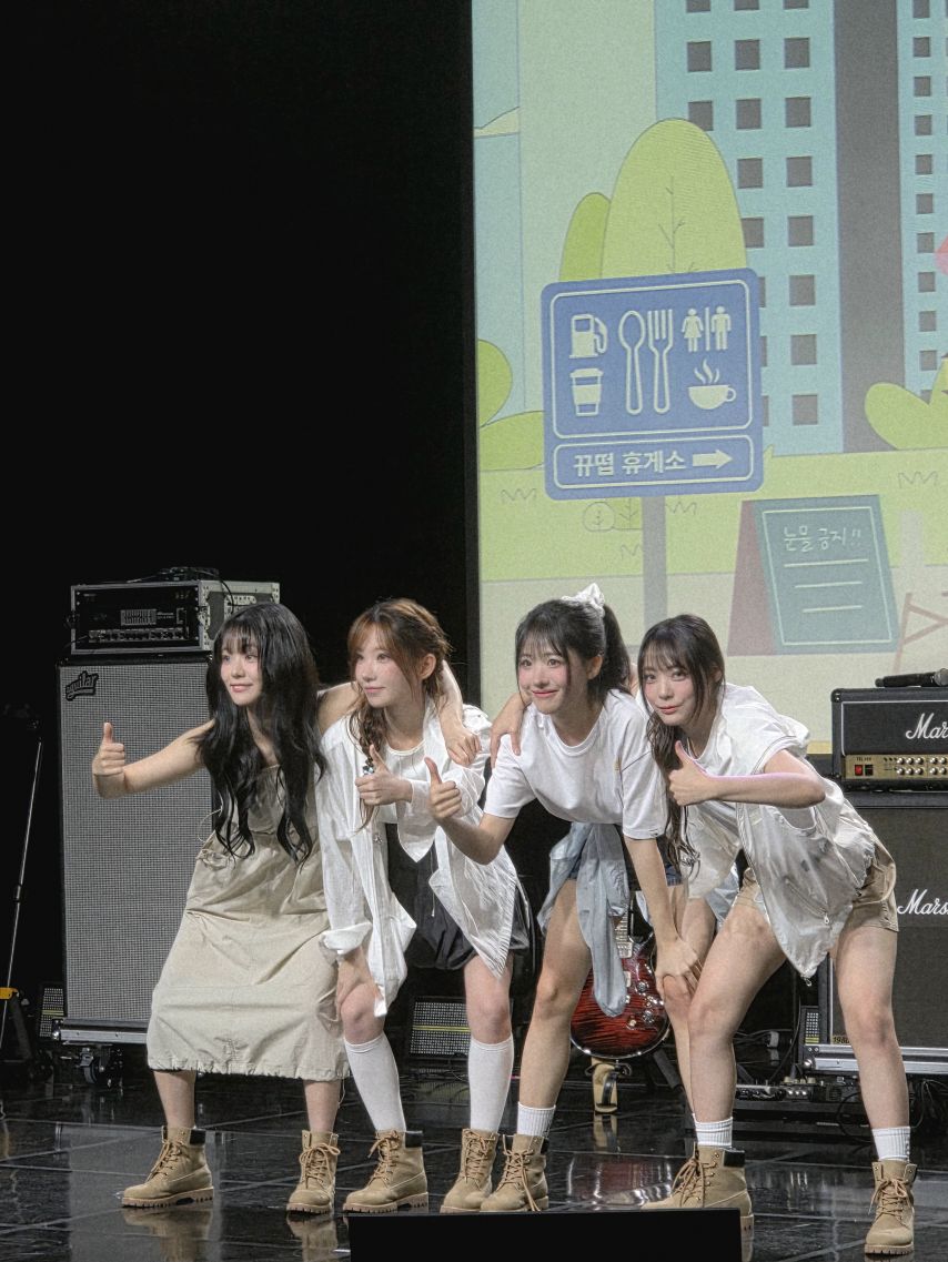 QWER 축구회 ㅋㅋㅋ