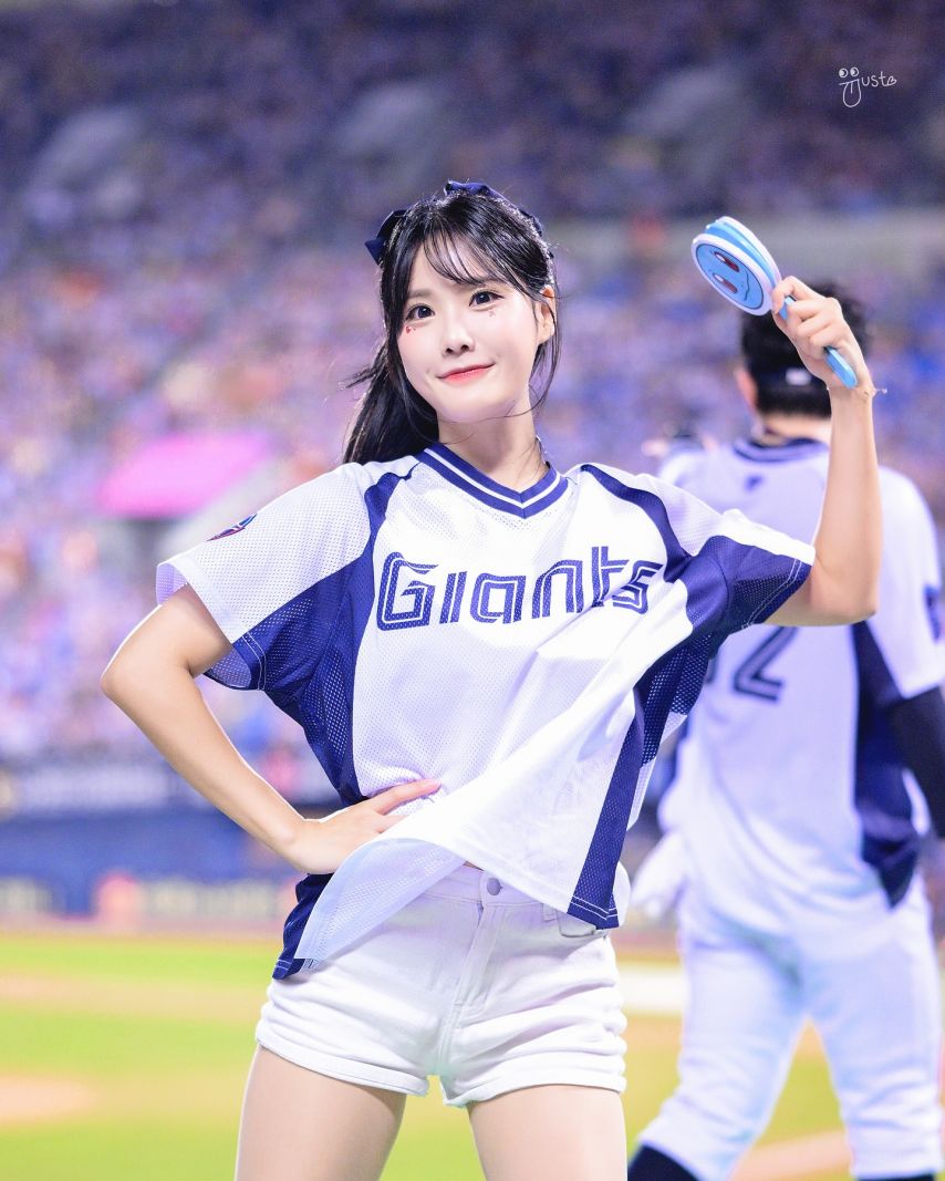 최홍라