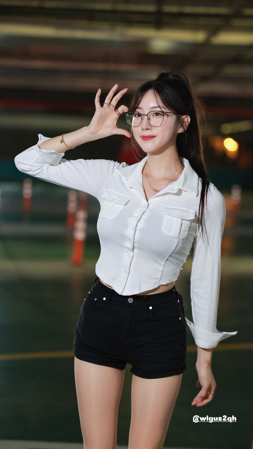 안지현