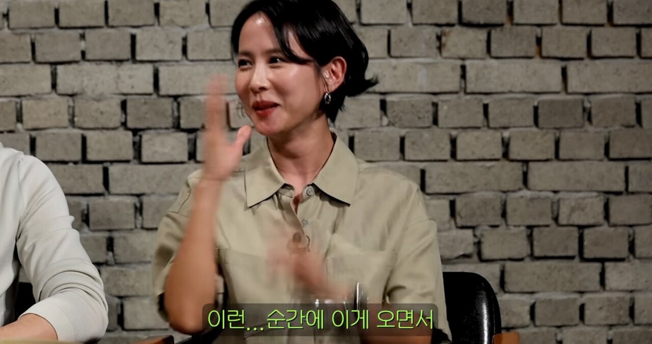 장례식에 처음 간 조여정이 절하는걸 보고 식겁해서 끌어내렸다는 송은이