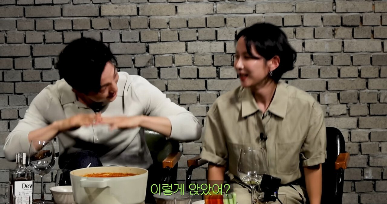 장례식에 처음 간 조여정이 절하는걸 보고 식겁해서 끌어내렸다는 송은이
