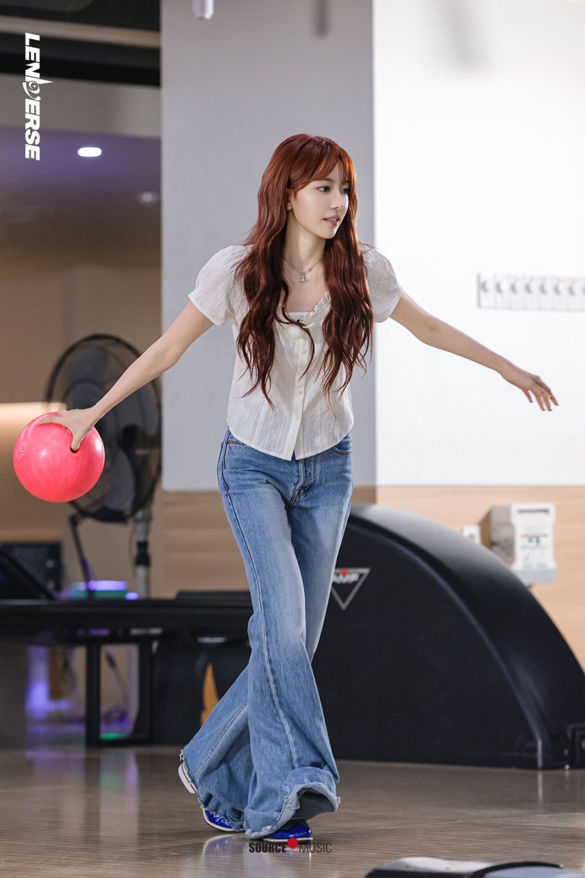 르세라핌 LENIVERSE ‘볼링(을 곁들인) 은채야 20살 축하해’ Photo Sketch