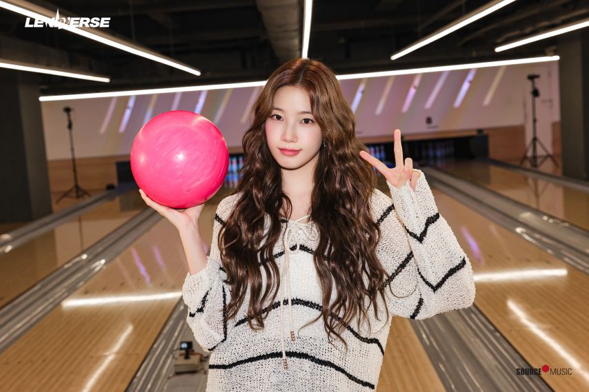 르세라핌 LENIVERSE ‘볼링(을 곁들인) 은채야 20살 축하해’ Photo Sketch