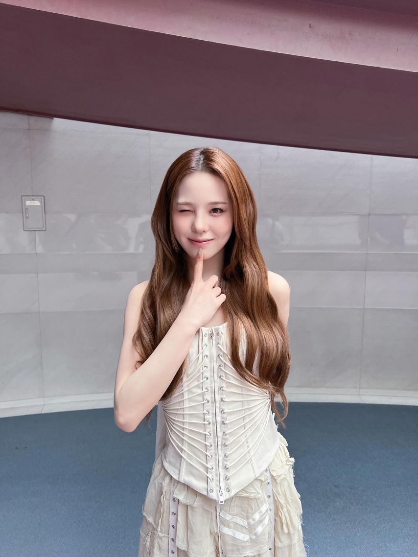 니쥬 (NiziU)