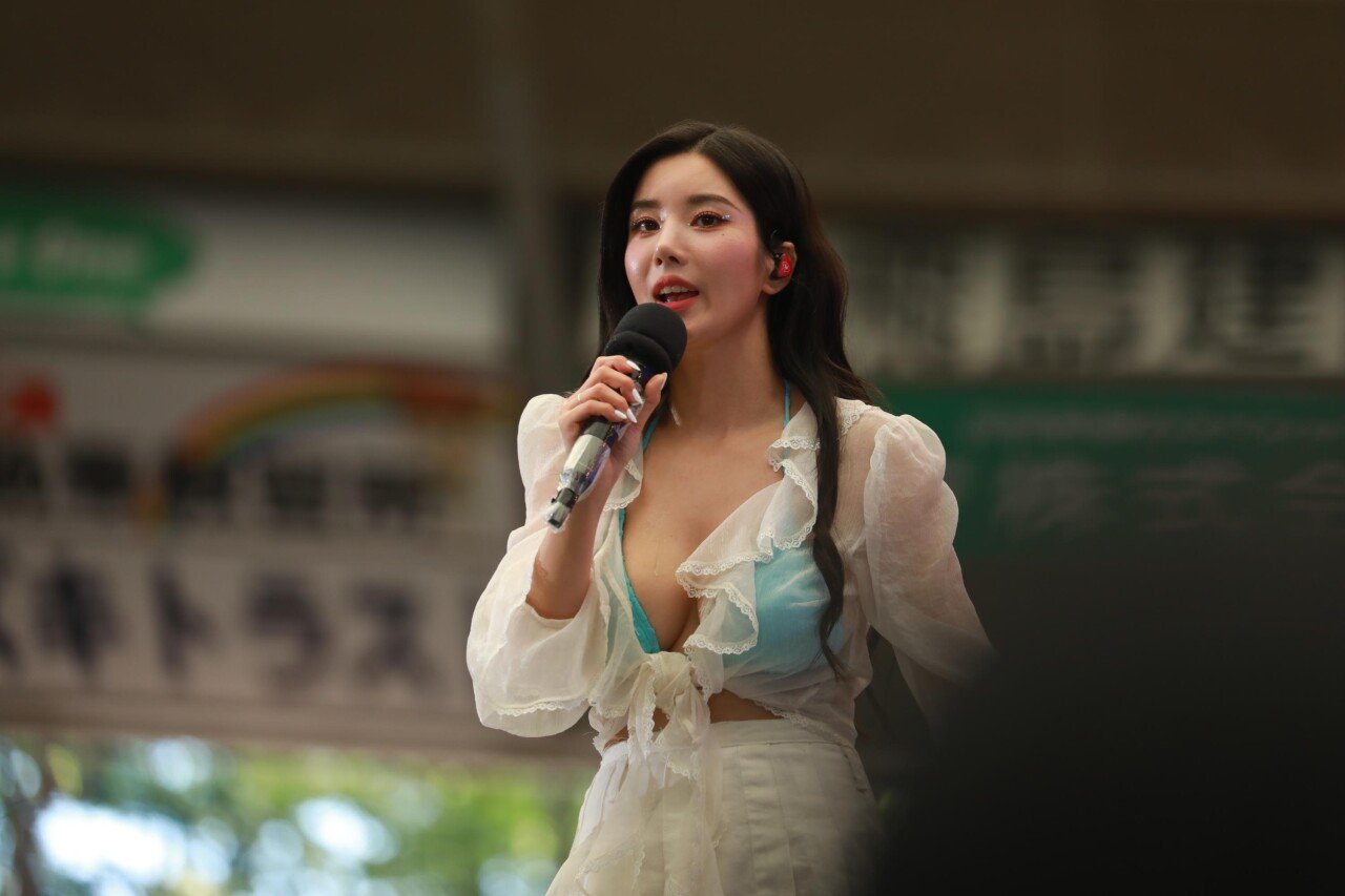 권은비 누나 지난 도쿄 워터밤 고화질 사진