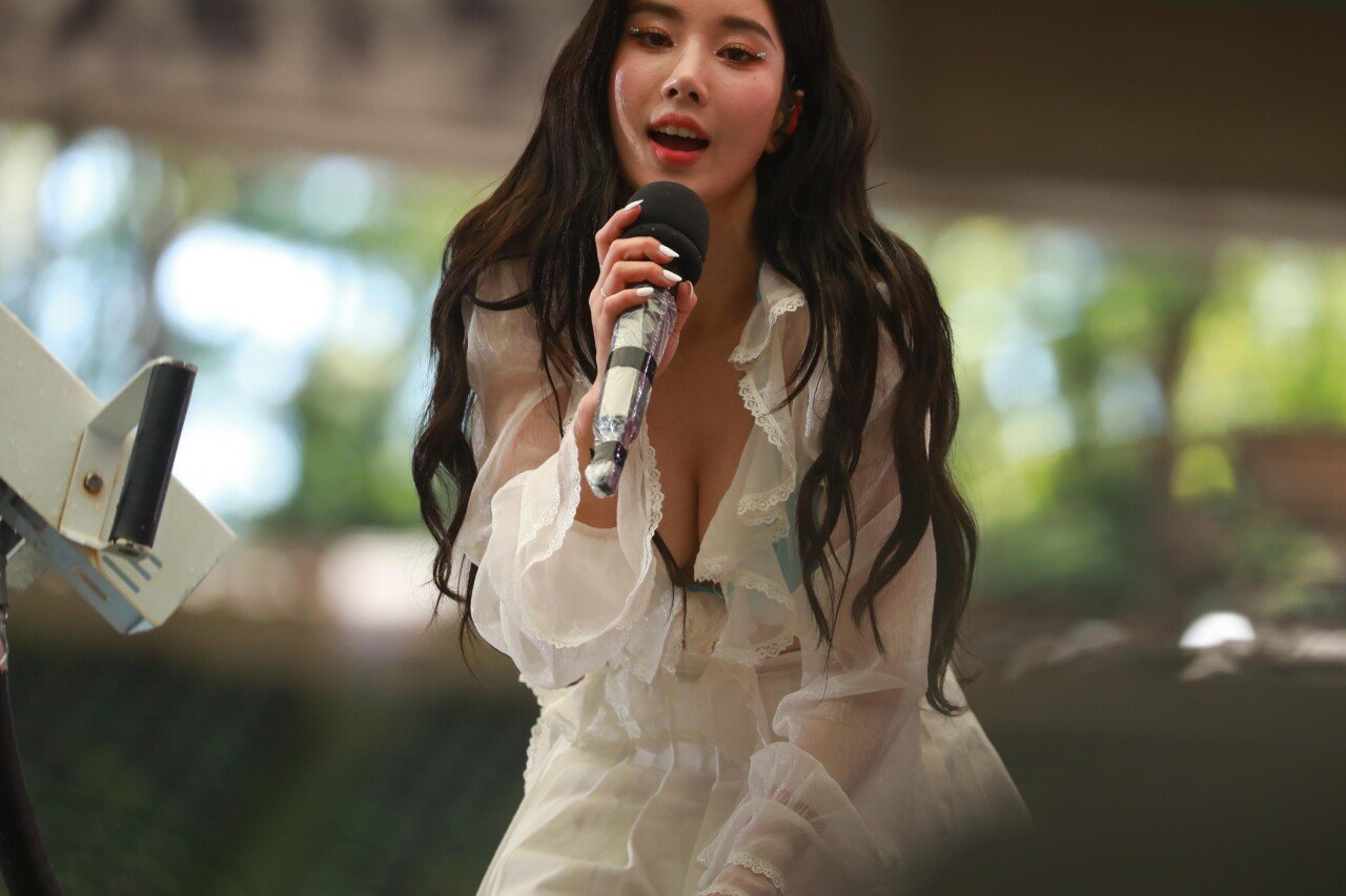 권은비 누나 지난 도쿄 워터밤 고화질 사진