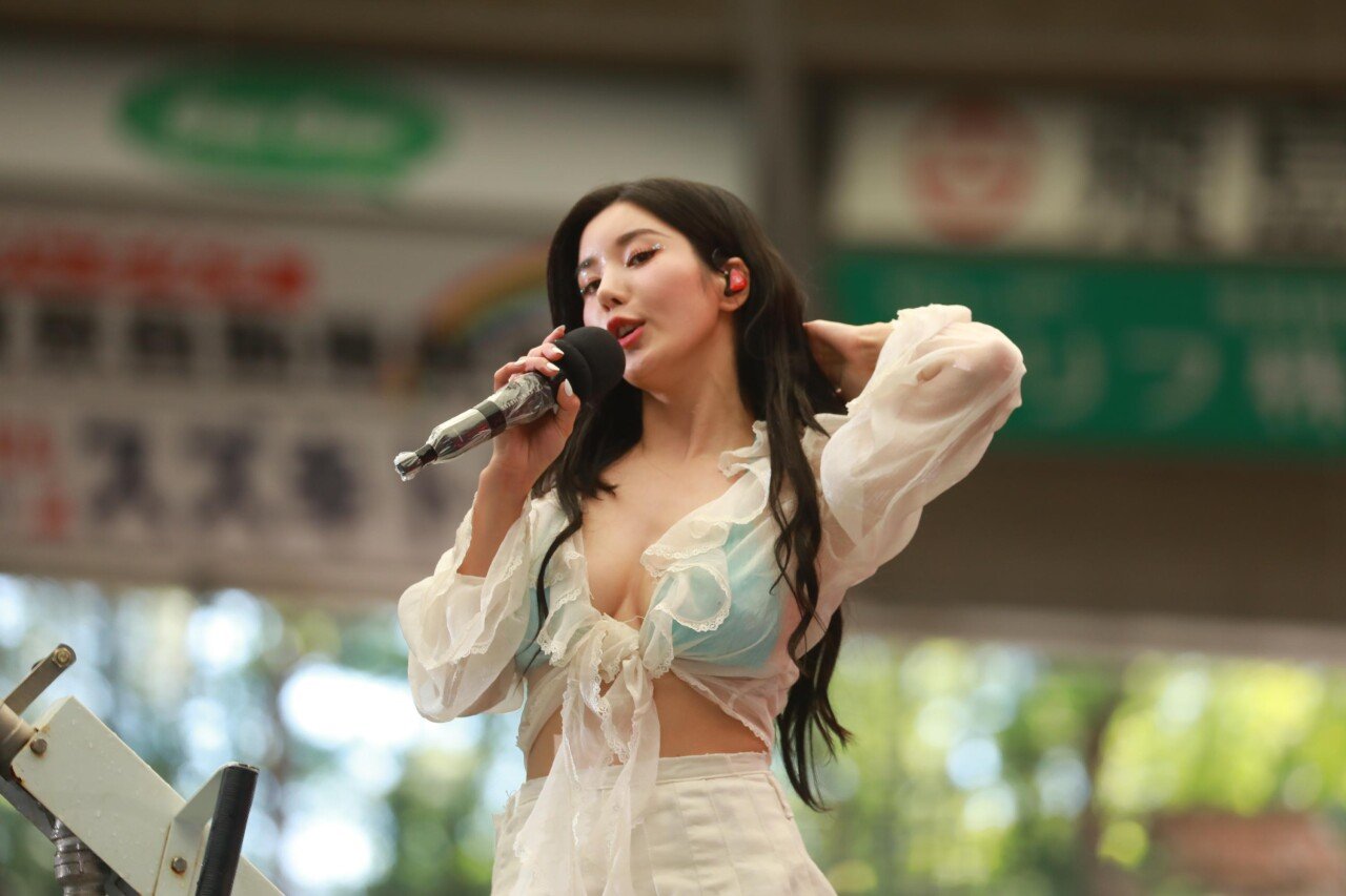 권은비 누나 지난 도쿄 워터밤 고화질 사진