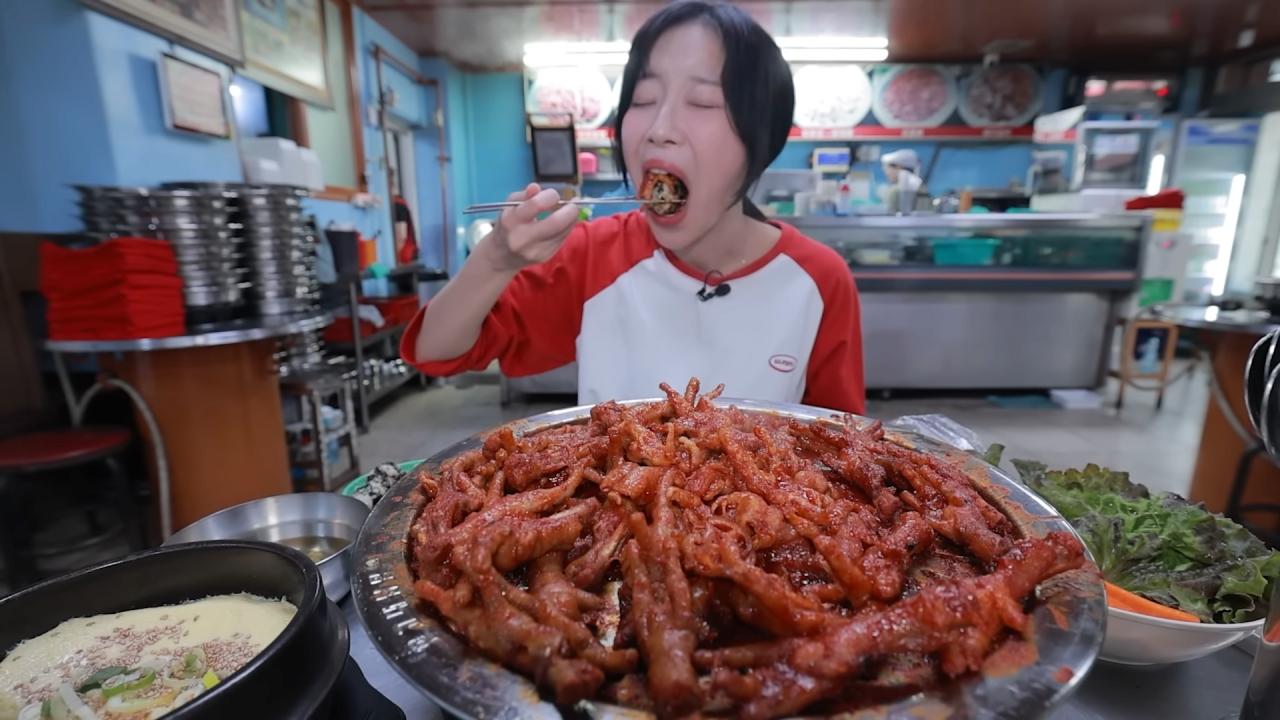 쯔양이 닭발을 잘 안먹는 이유