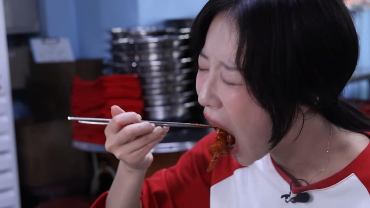 쯔양이 닭발을 잘 안먹는 이유
