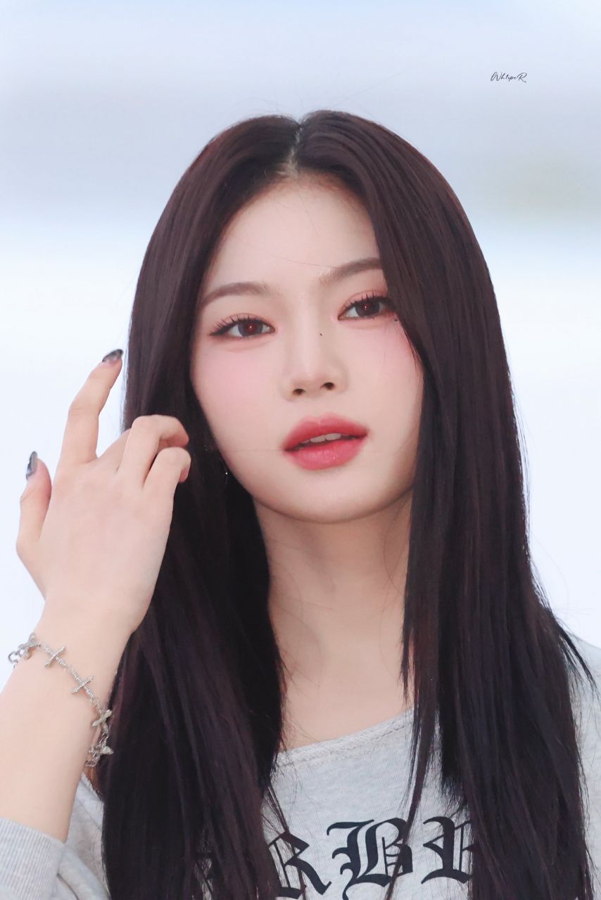 오늘 출국 아이사 (스테이씨)
