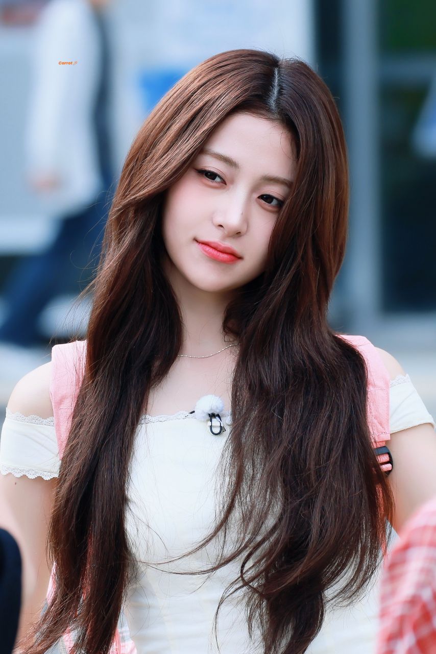 르세라핌 허윤진
