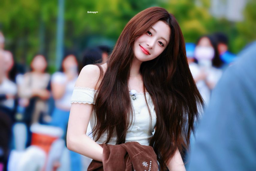 르세라핌 허윤진