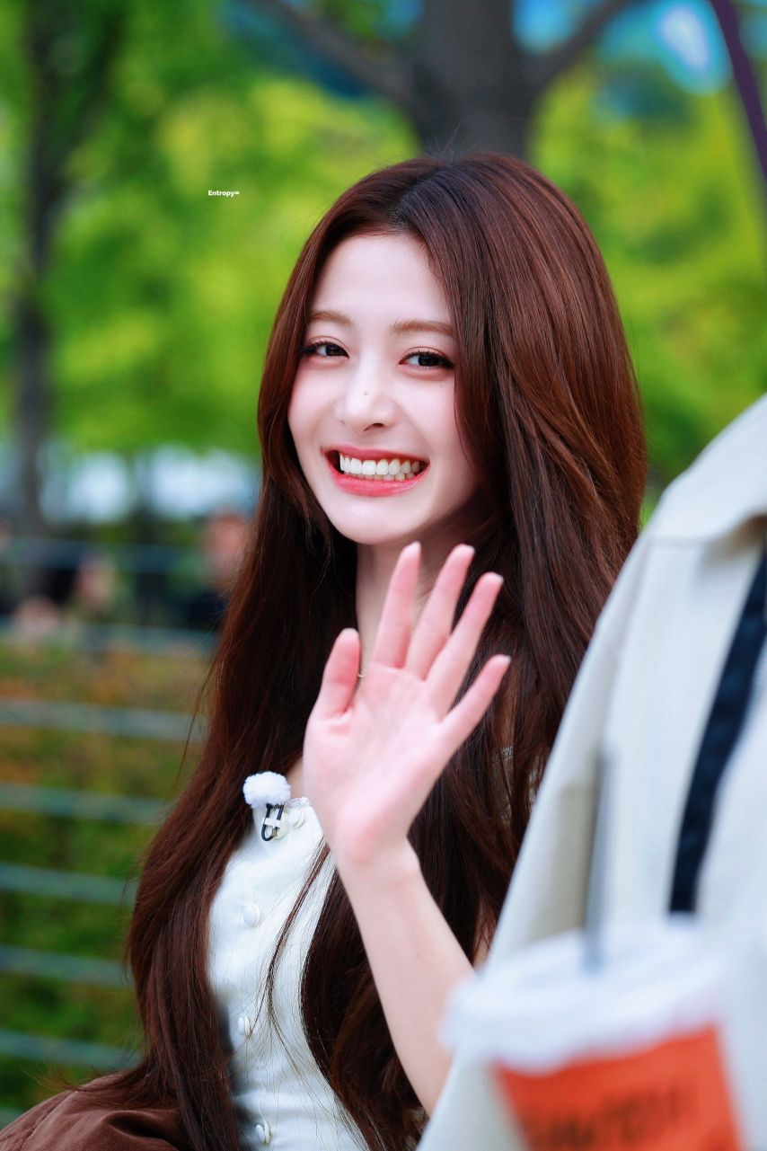 르세라핌 허윤진