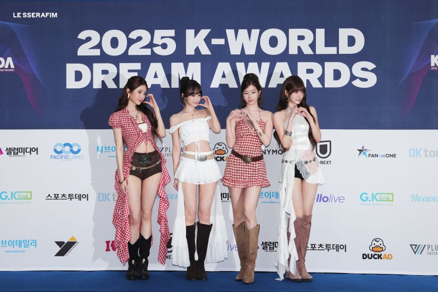 르세라핌 ’K-WORLD DREAM AWARDS’ Photo Sketch