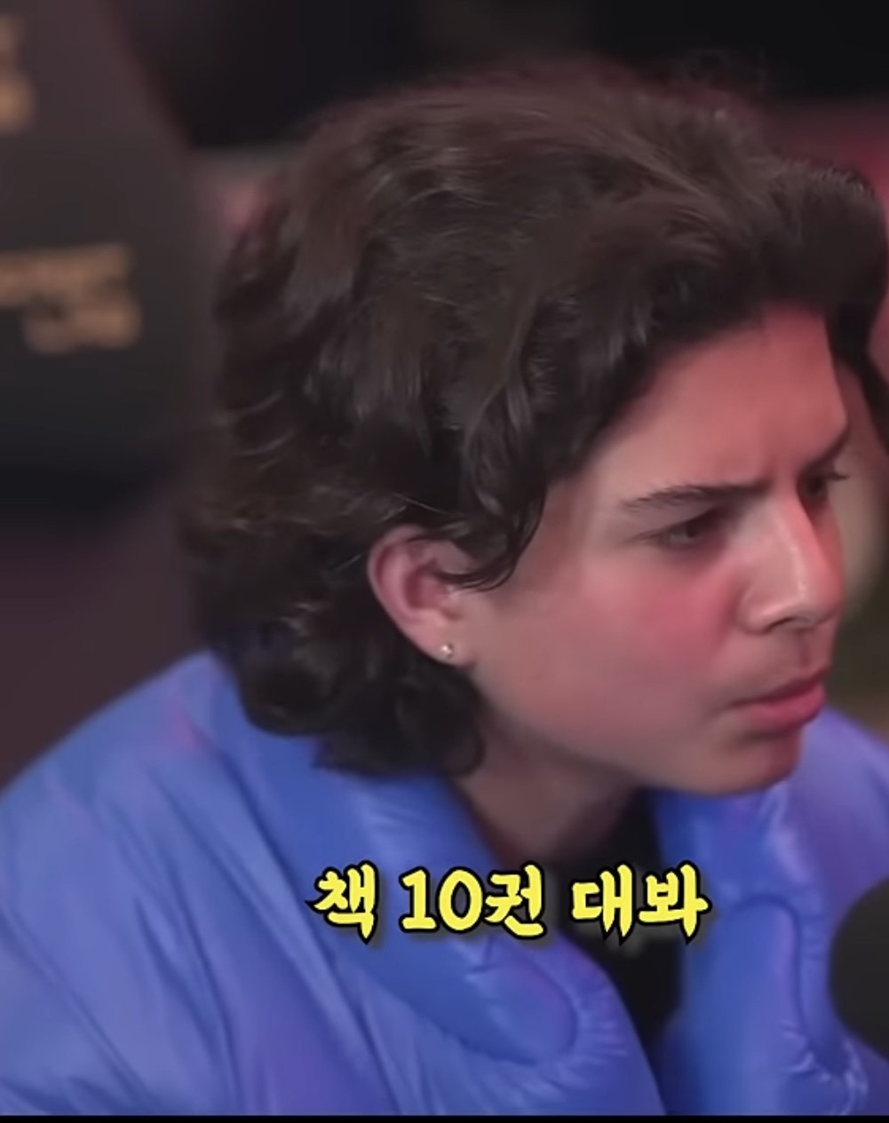 온리팬스 모델겸 페미니스트를 말로 패는 촉법소년