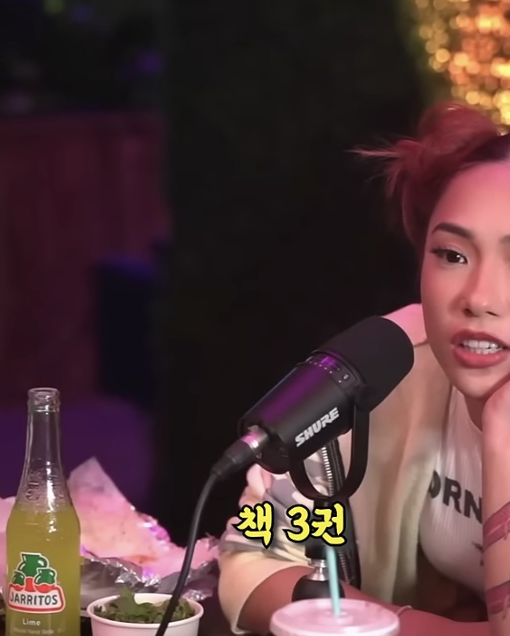 온리팬스 모델겸 페미니스트를 말로 패는 촉법소년