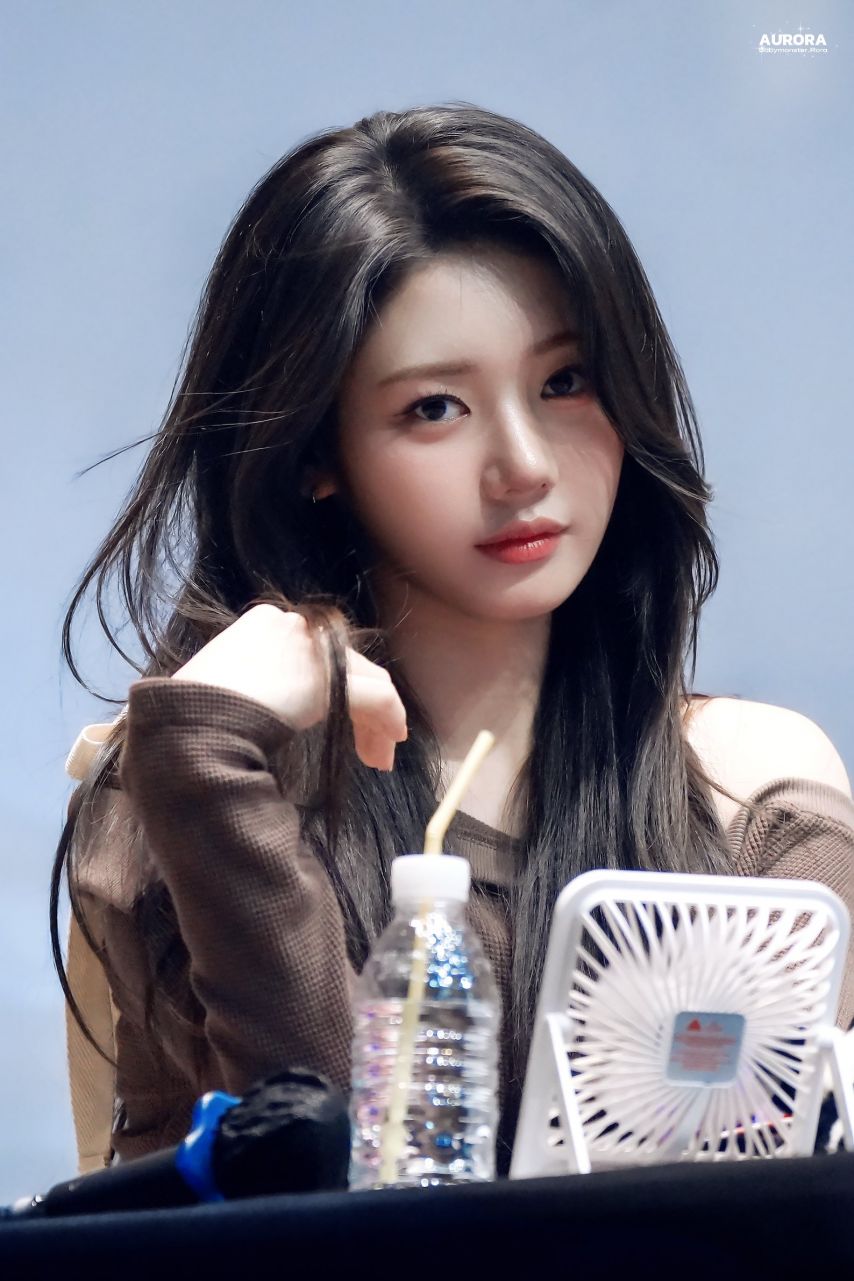 베이비몬스터 로라