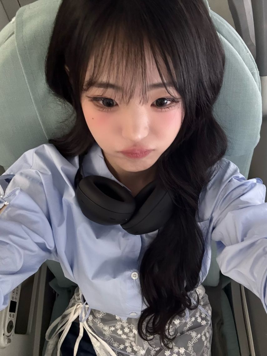 QWER 히나 돌라온 까망이(기타)
