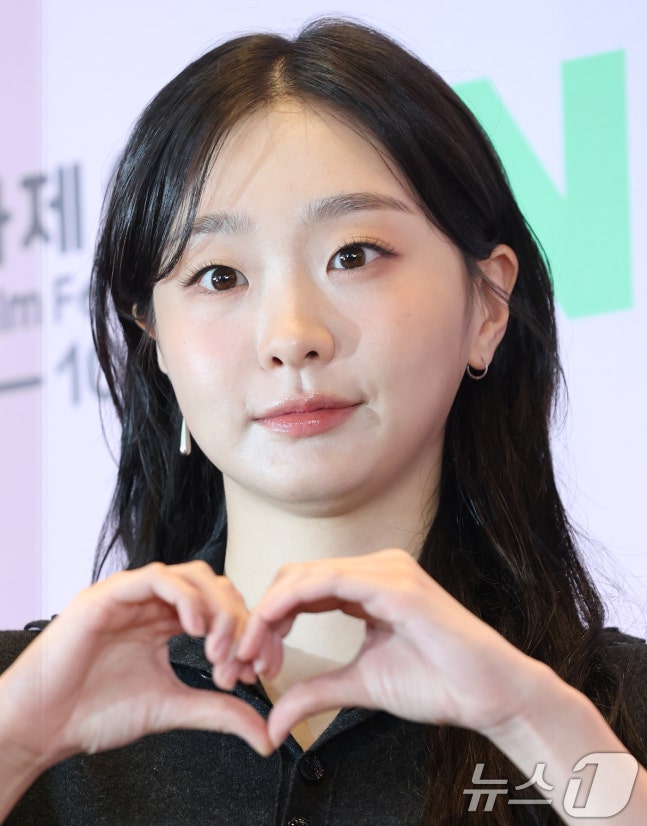 김다미