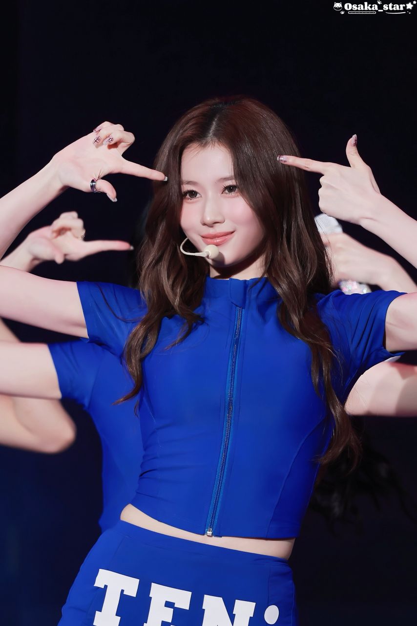 251018 트와이스 10주년 팬미팅 사나