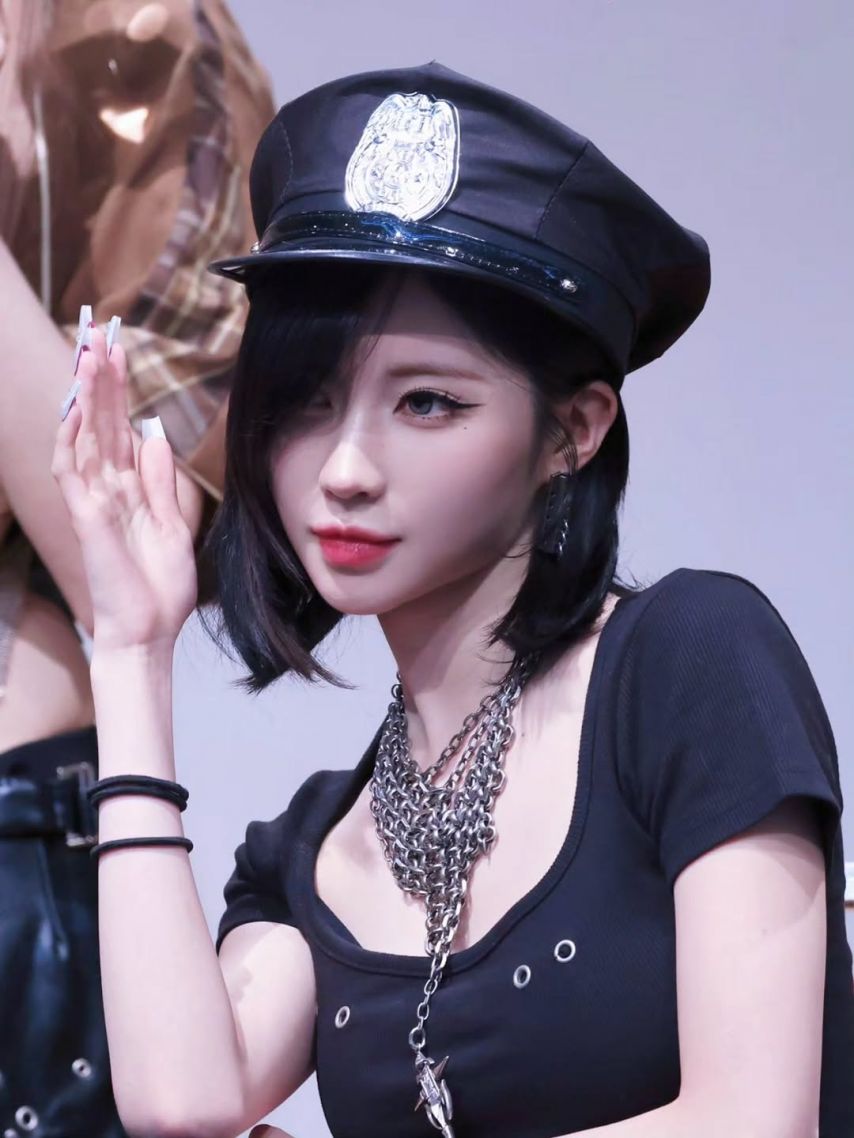 BABYMONSTER (베이비몬스터) 아사