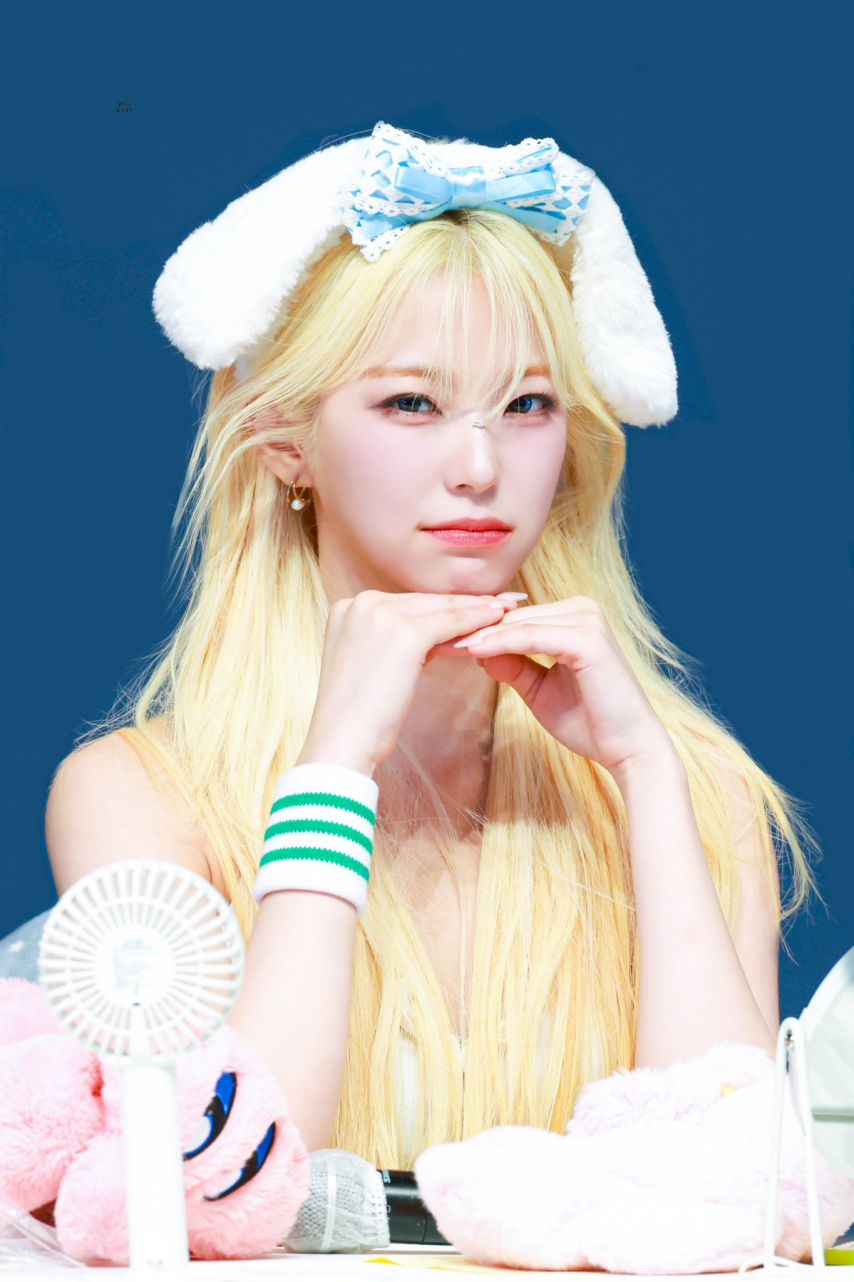 프로미스나인 백지헌
