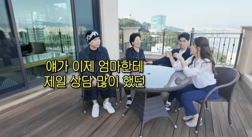 얼굴 피어싱만 17개라는 김지선 아들