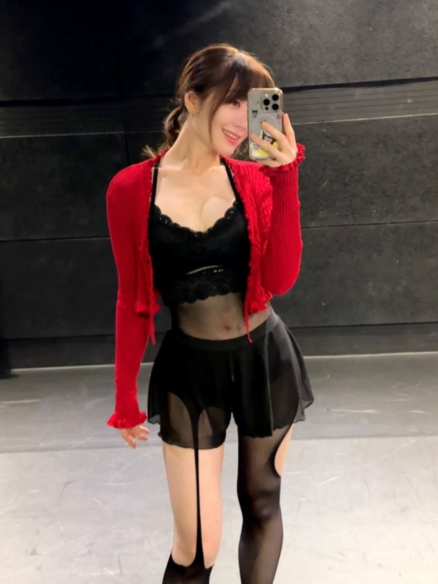 런소은(runsoeun) 역주행하는 짧은치마