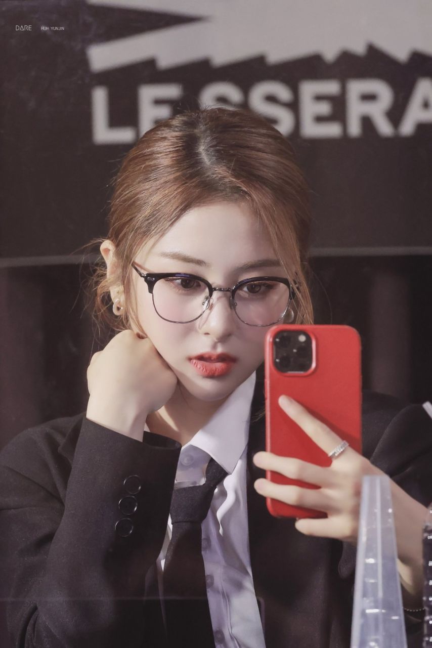 르세라핌 허윤진