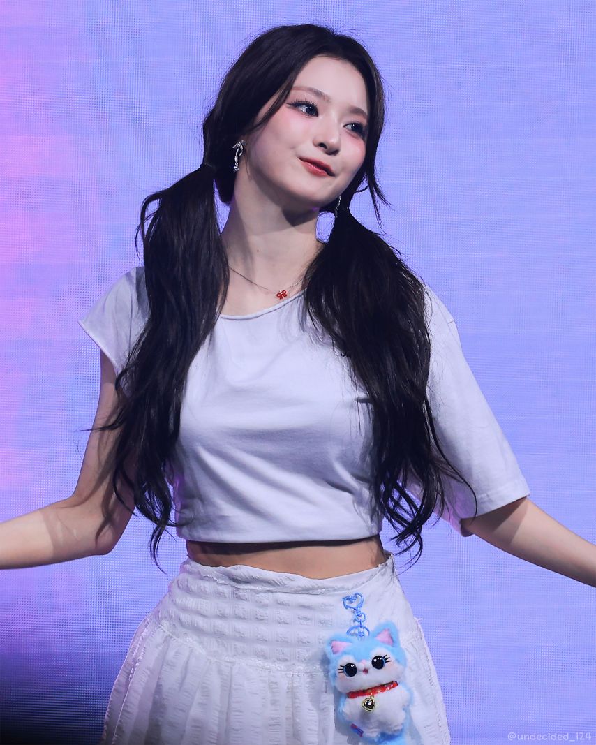 프로미스나인 이나경