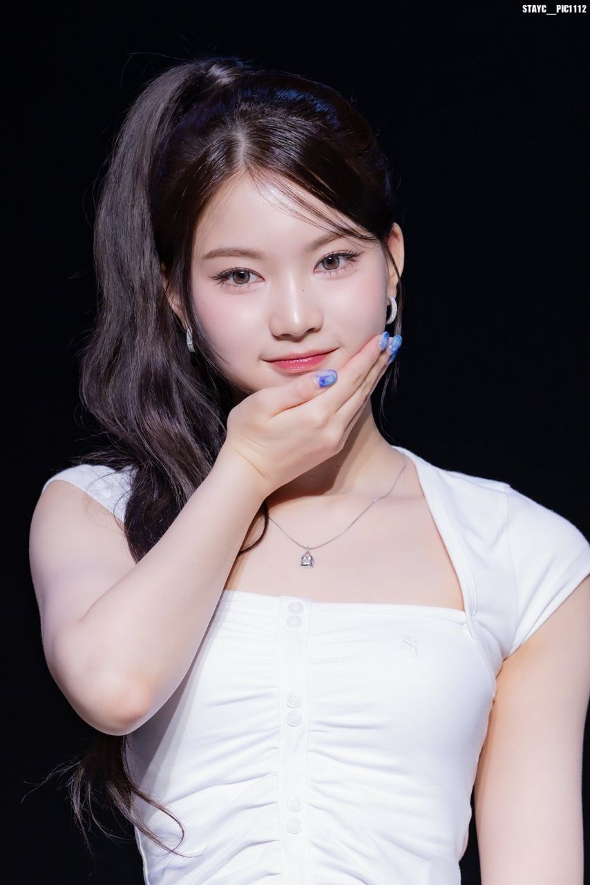 스테이씨 아이사