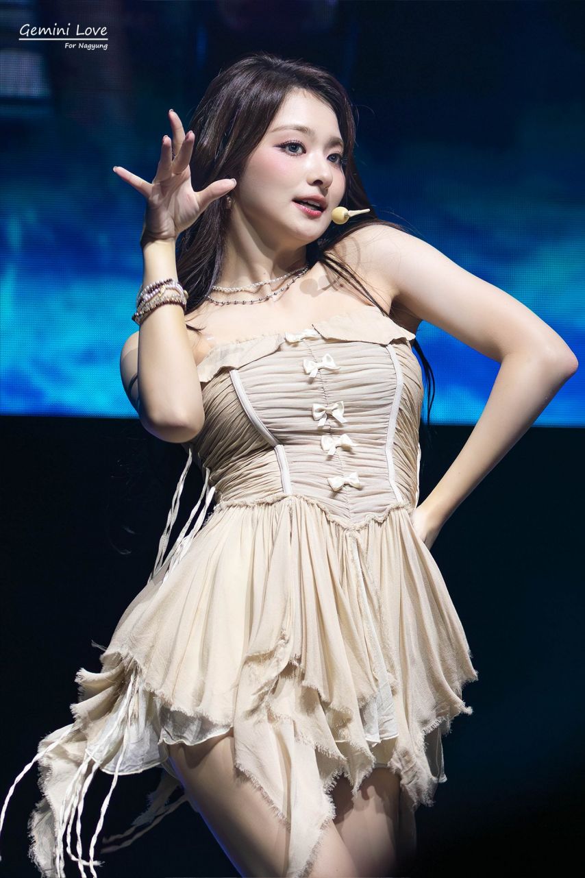 프로미스나인 이나경