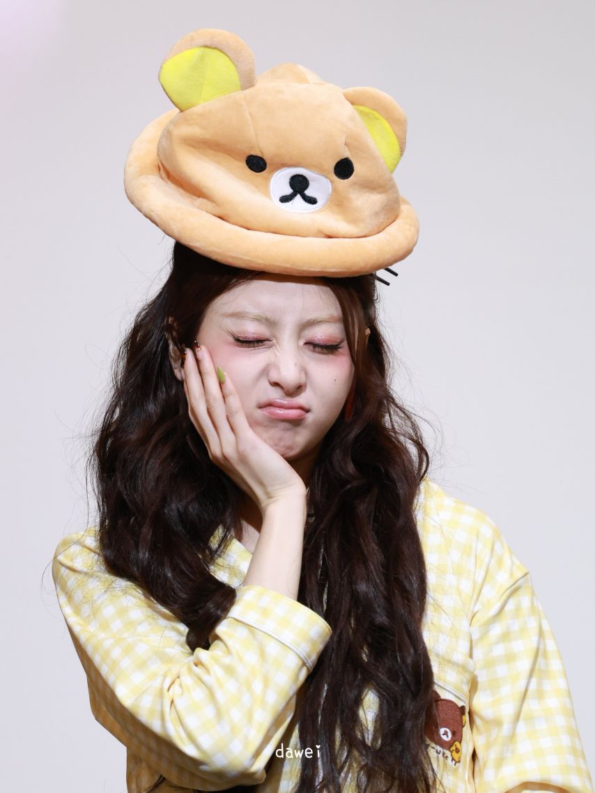 르세라핌 허윤진