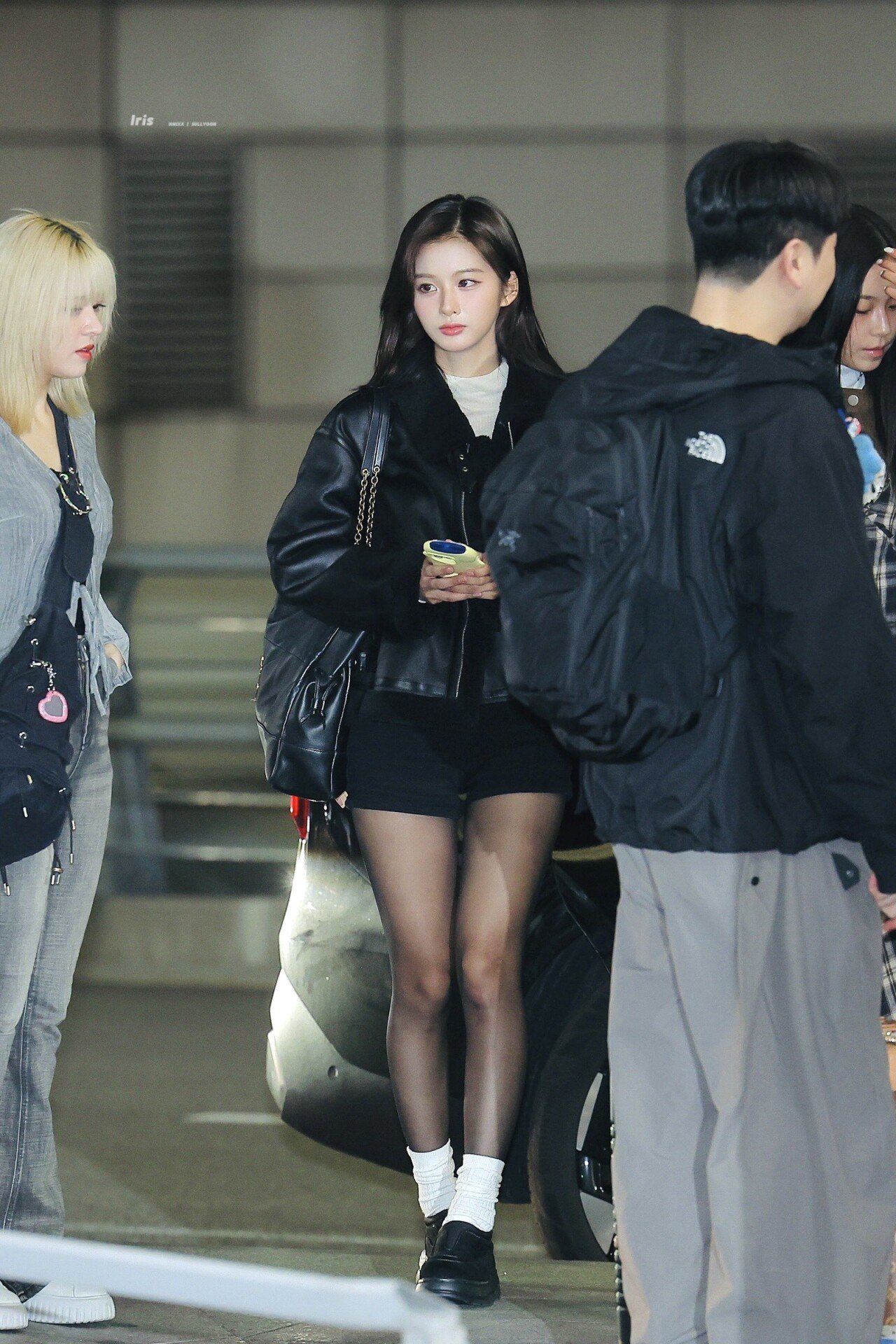 설윤 어제자 공항패션