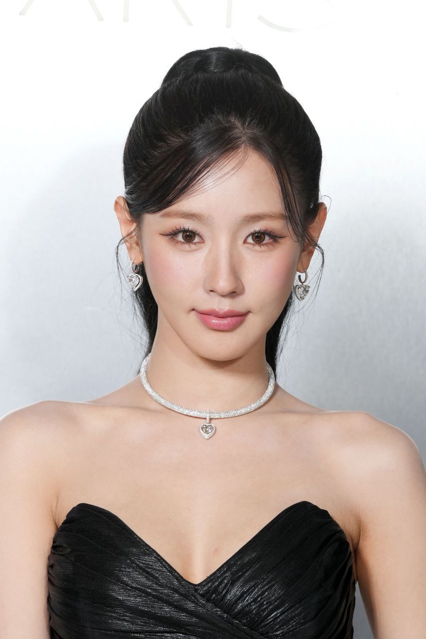 패션쇼 초대받은 아이들 미연 가죽 란제리 미니드레스 알찬 가슴골