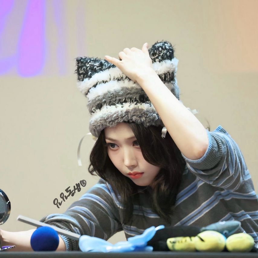 VIVIZ 신비