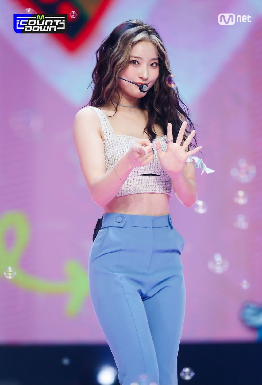 프로미스나인 이새롬