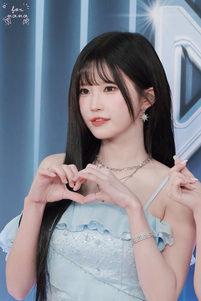 프로미스나인 송하영
