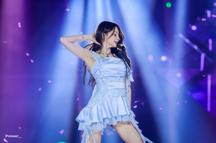 프로미스나인 이나경