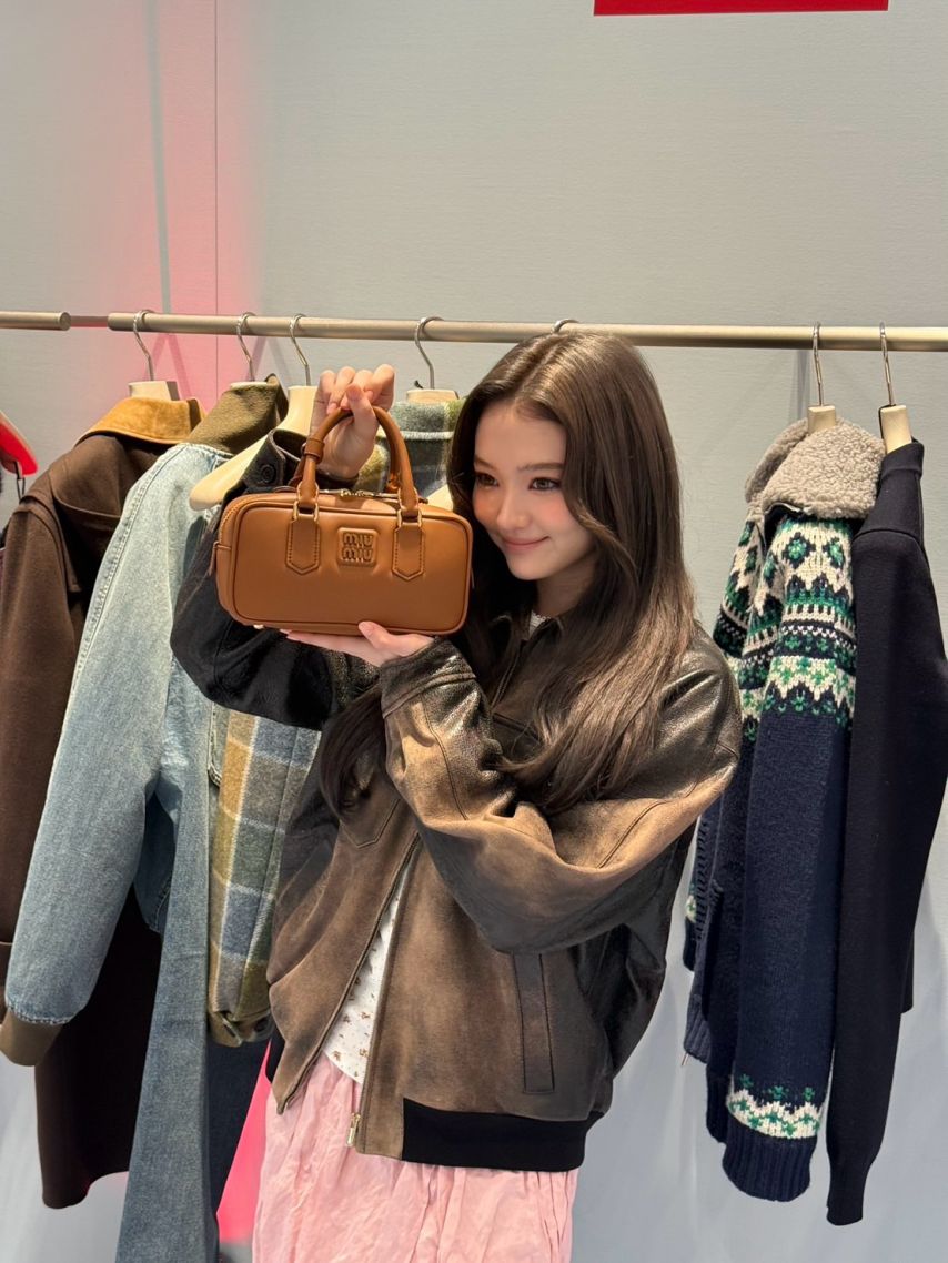 오늘자 미야오(MEOVV) 엘라 인스타그램 업데이트.JPG