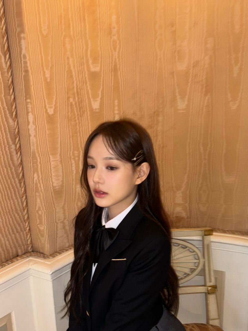 이즈나 데뷔 1주년