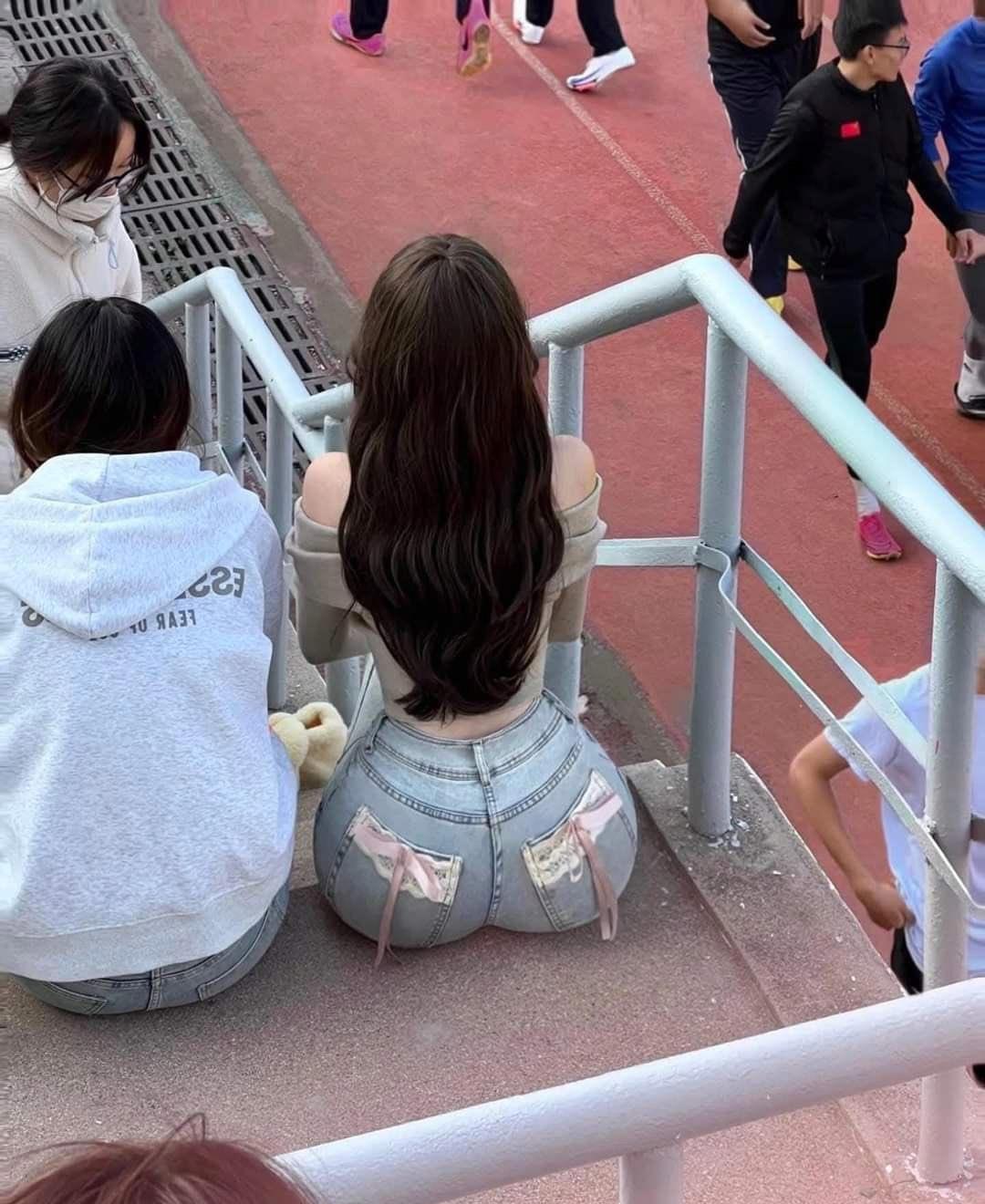 ㅇㅎ) 청바지를 좋아하는 미대누나