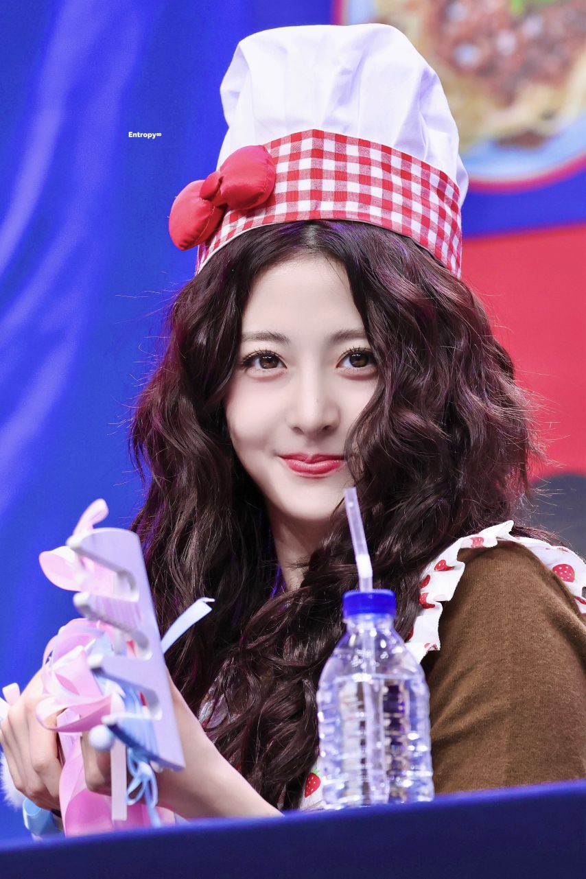 르세라핌 허윤진