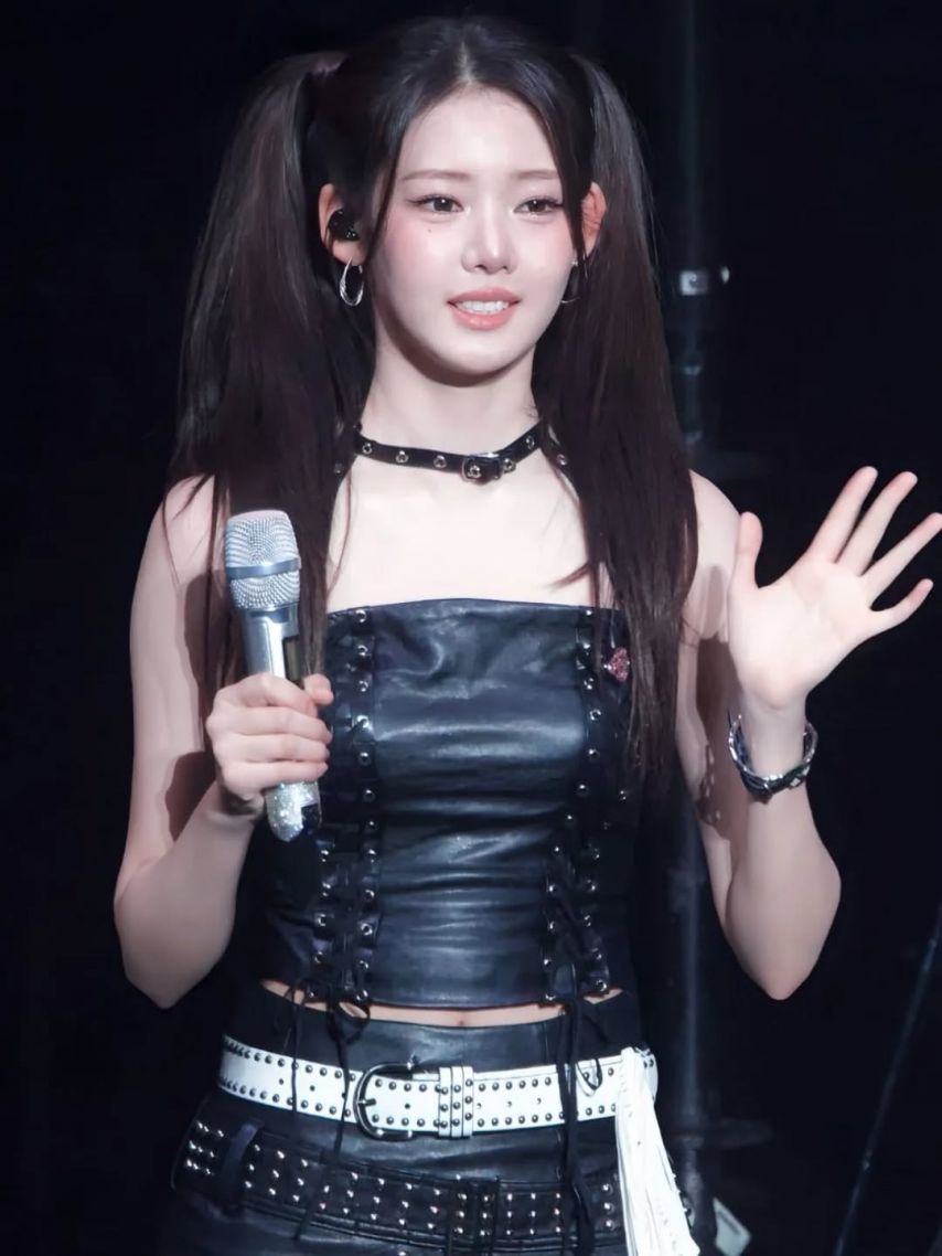 BABYMONSTER (베이비몬스터) 로라