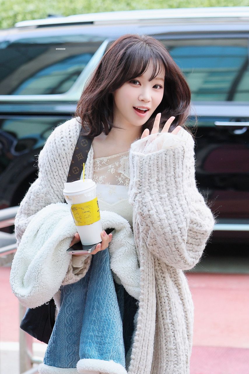 오늘자 르세라핌 김채원