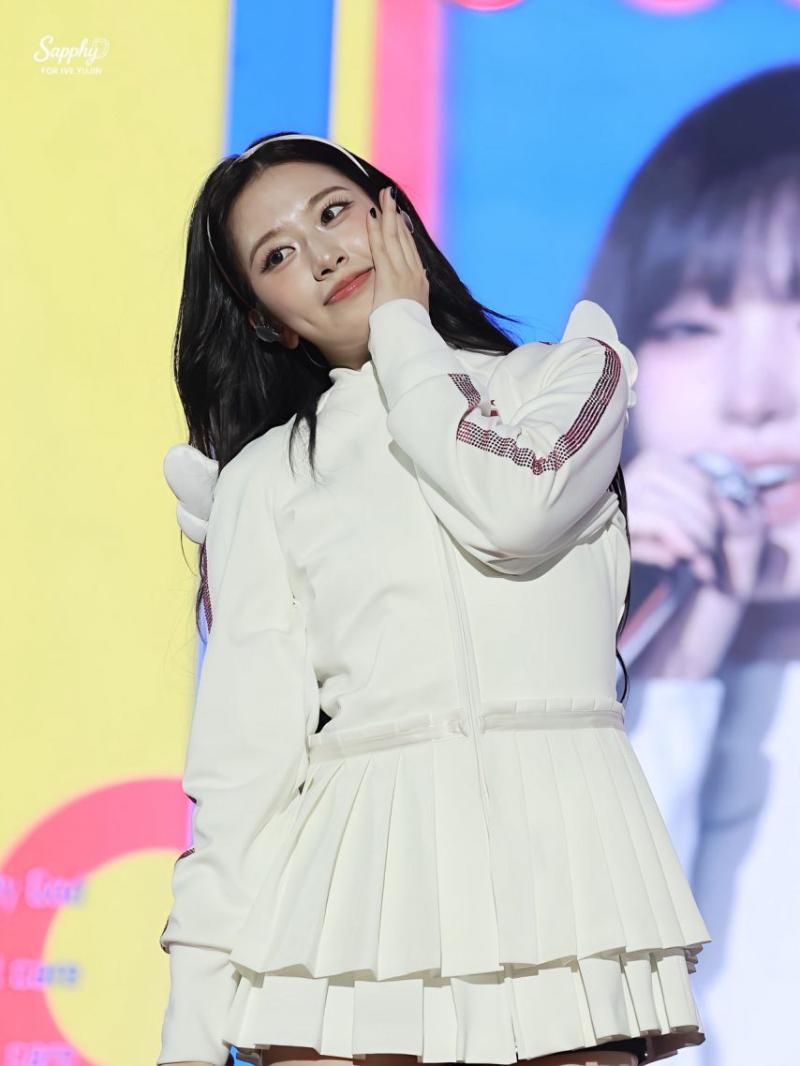 아이브 안유진