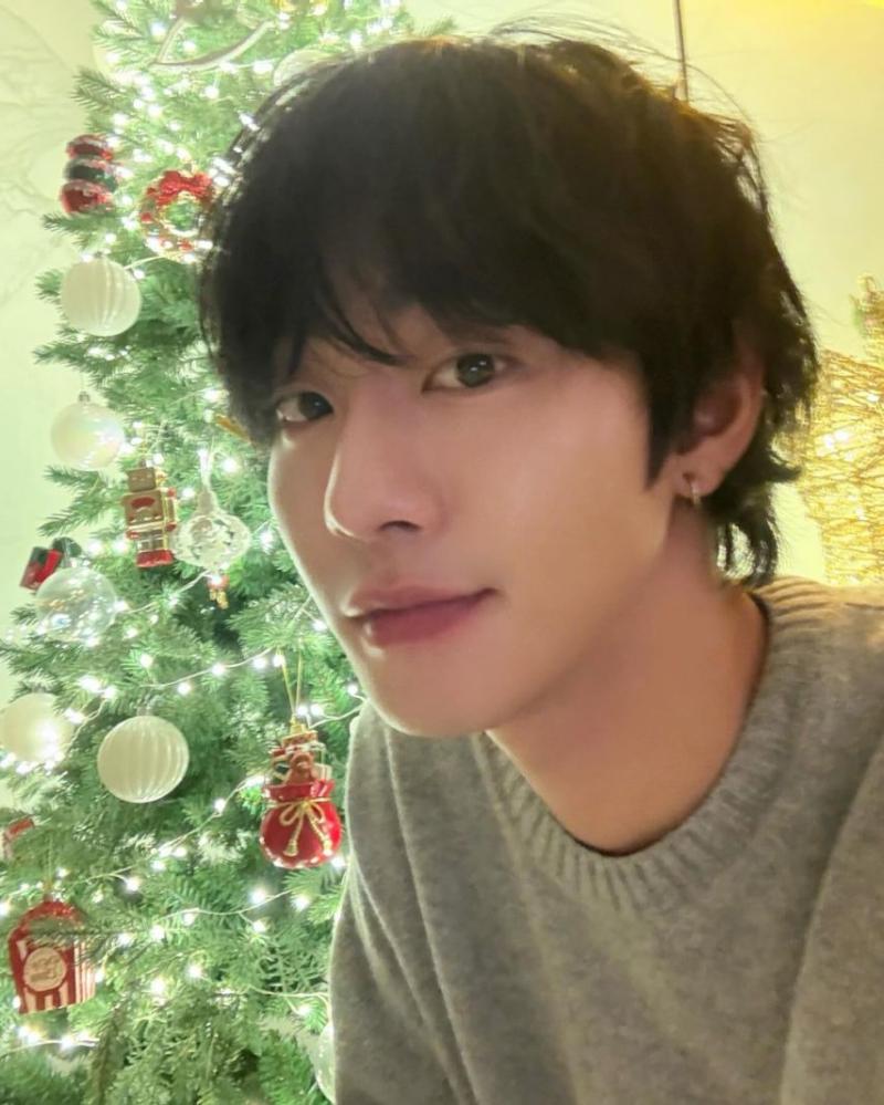 신세경 김설현 박소담 안효섭 Christmas